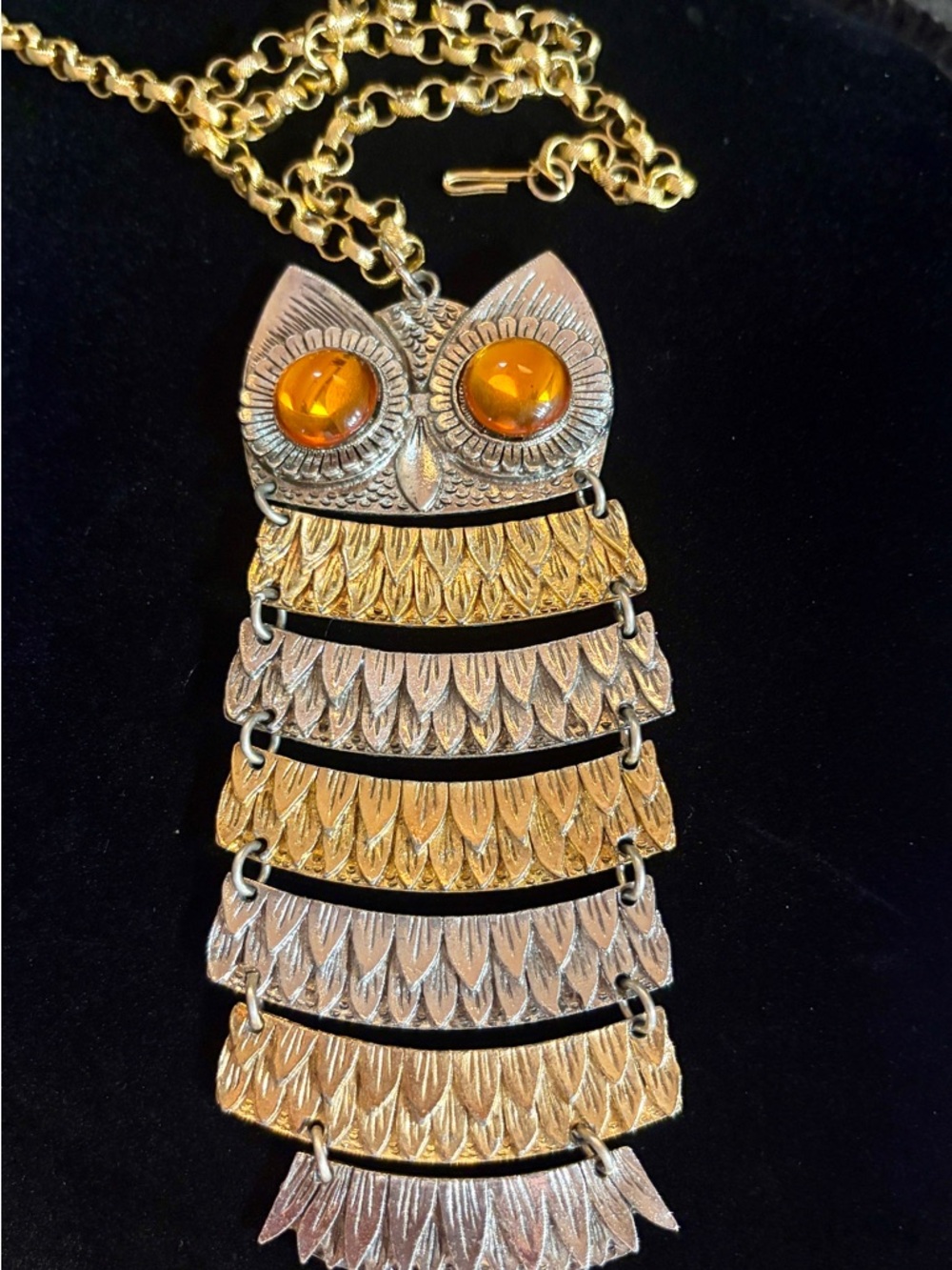 Vintage 1970s Articulated Owl Pendant necklace by Park Lane - Picture 9 of 13